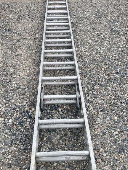 Large Extension Ladder - Approx 32ft