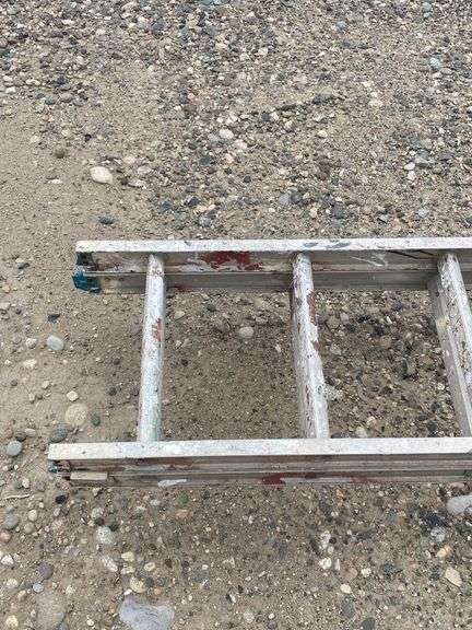 Large Extension Ladder - Approx 32ft
