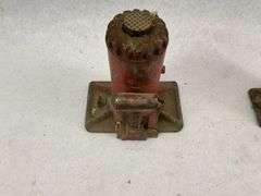 Two Hydraulic Bottle Jacks with Handle