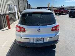 2009 Volkswagen Tiguan 2.0T Compact SUV