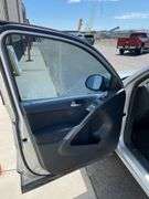 2009 Volkswagen Tiguan 2.0T Compact SUV