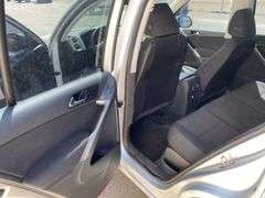 2009 Volkswagen Tiguan 2.0T Compact SUV