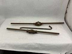 Set of Two Pipe Threading Tools with Small Wrecking Bar