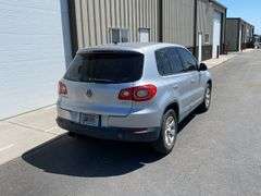 2009 Volkswagen Tiguan 2.0T Compact SUV