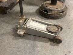 Rolling Automotive Floor Jack