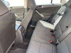2009 Volkswagen Tiguan 2.0T Compact SUV