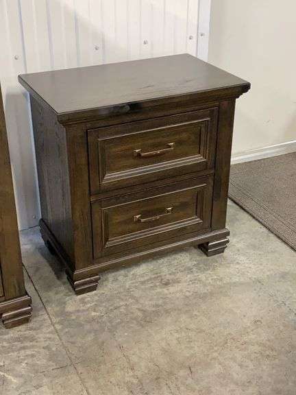 Universal Broadmoore 2-Drawer Nightstand