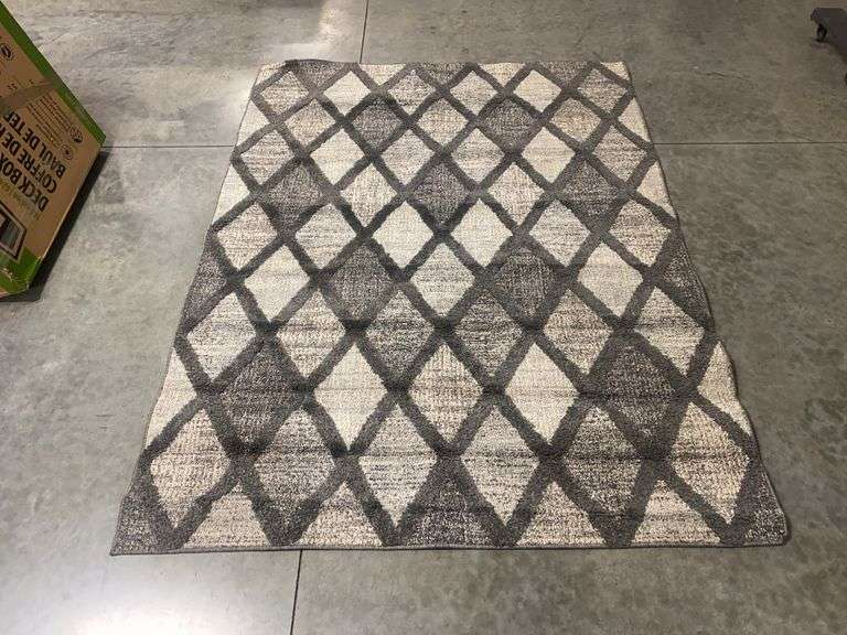 Fiesta Hayden Gray Diamond Pattern Area Rug 5'3" x 7' (160cm x 214cm)