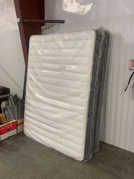 Queen Pillow Top Mattress & Box Spring Set