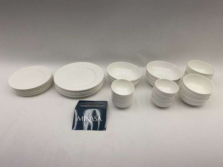 Mikasa Dinnerware Set - Plates and Bowls