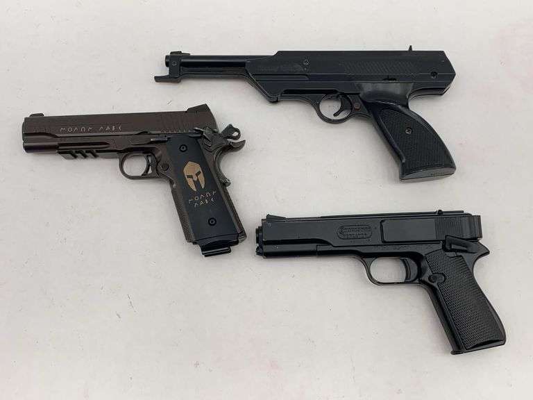 Daisy, Marksman, and Sig Sauer Air BB Pistols image