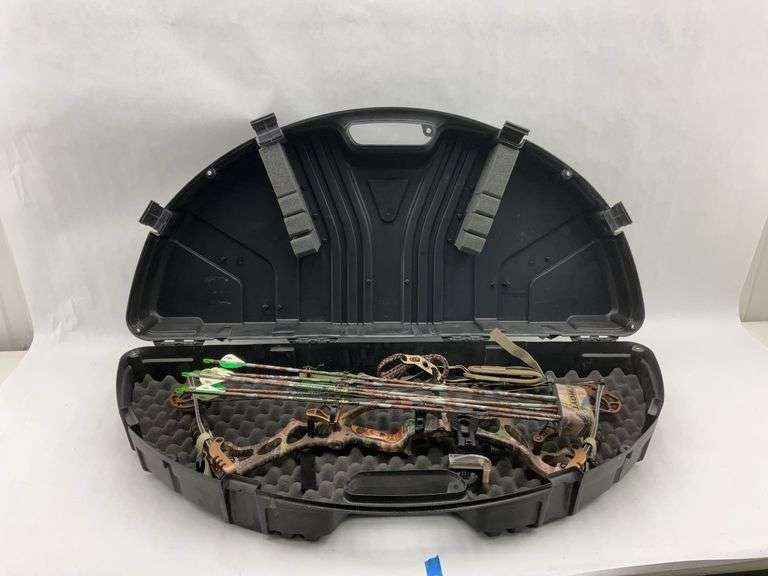 Hoyt Yukon XT 500 Compound Bow With Arrows and Case image