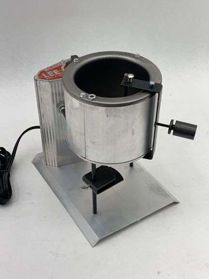 LEE Pro 4-20 Metal Melting Pot image