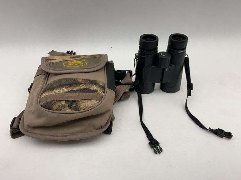 Zeiss Terra ED 10x42 Binoculars with Case image