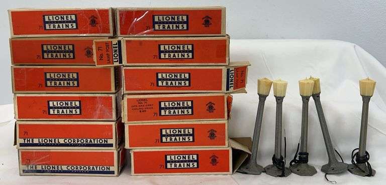 Postwar Lionel O Gauge; six 71 lamp posts, twelve original boxes image