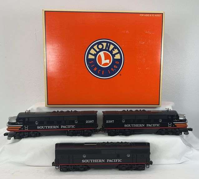 Lionel O Gauge 38197 Southern Pacific F3 A-B-A diesel set TMCC/RailSounds in box image