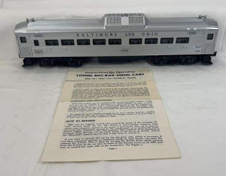Postwar Lionel O Gauge 8768 Baltimore and Ohio RDC Budd car, high grade image
