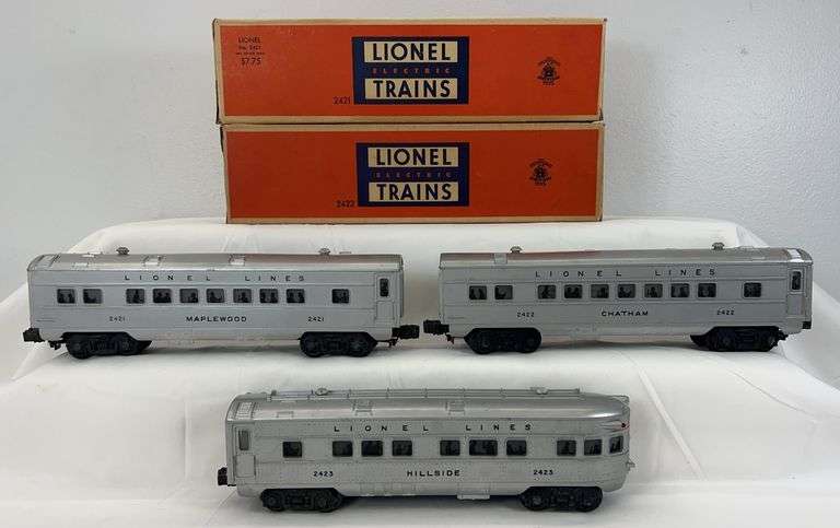 Postwar Lionel O Gauge 2421, 2422, 2423 illuminated passenger cars w/two boxes image