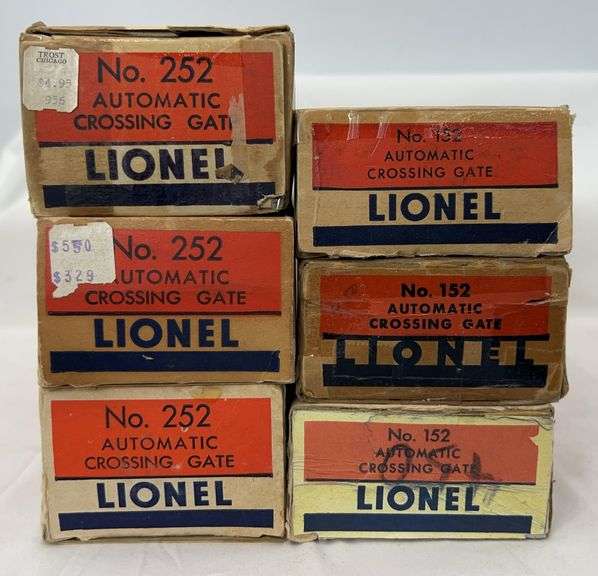 Postwar Lionel O Gauge crossing gates three 152, three 252 in box image