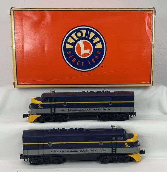 Lionel O Gauge 28144 C&O F3 AA diesel set CMD RailSounds in box image