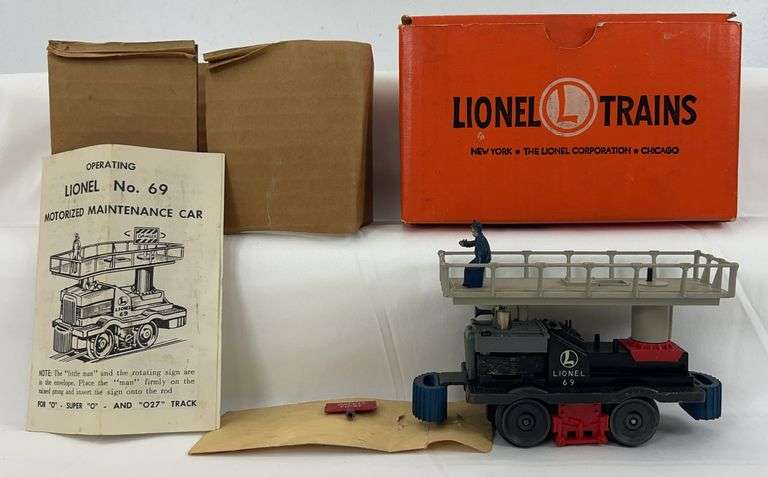 Postwar Lionel O Gauge No. 69 Motorized Maintenance Car in box image