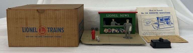 Postwar Lionel O Gauge 128 Animated Newsstand in original box image
