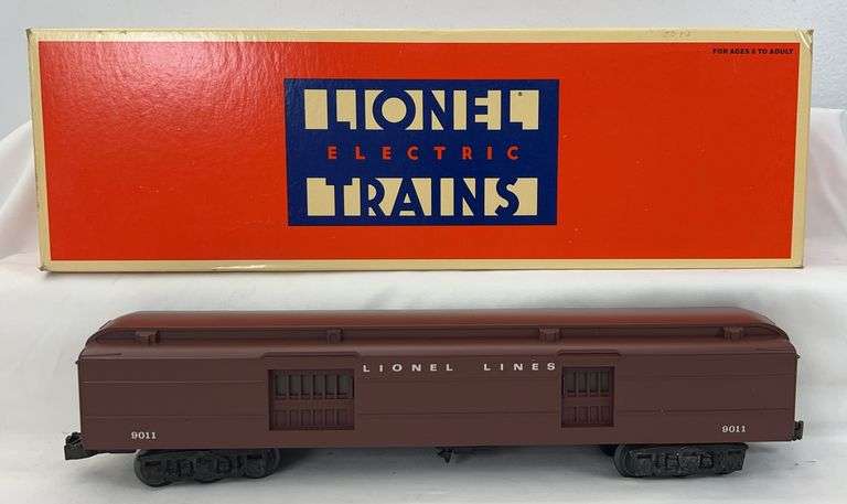 Lionel O Gauge 19011 Madison style Lionel Lines baggage car in box image