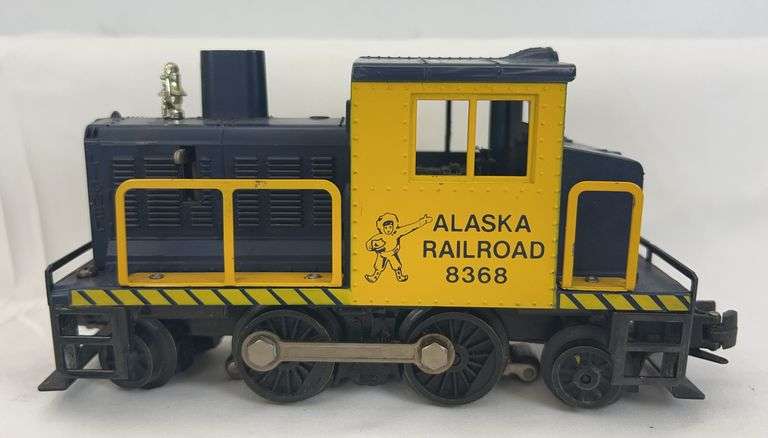 Modern Lionel O Gauge 8369 Alaska Vulcan diesel switcher image