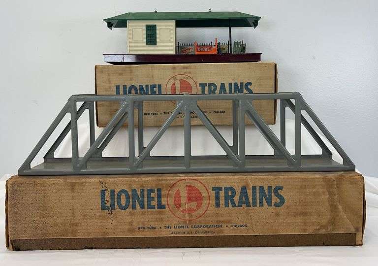 Postwar Lionel O Gauge 317 trestle bridge and 356 freight station in original boxes image