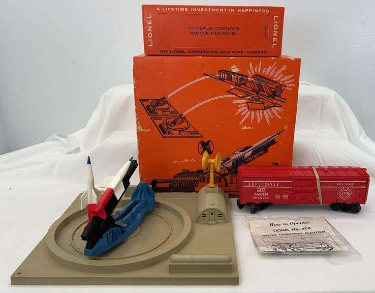 Postwar Lionel O Gauge 470 missile launching platform w/exploding target car in box image