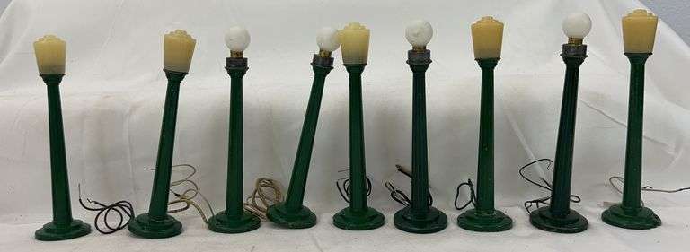 Nine postwar O Gauge Latrobe model train layout die-cast street lamps image