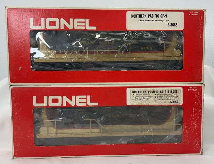 Lionel O Gauge 8666 PWR 8668 dummy NP GP-9 diesel locos in boxes image