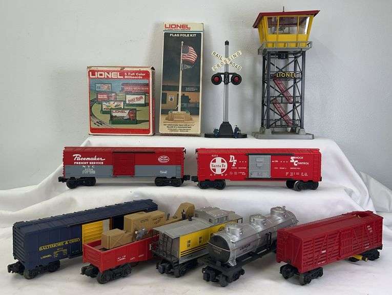 Modern Lionel O Gauge 9712, 16105, 9202, 7904, 9754, 9307, 9166, 2320, 2710, 2318, 154 image
