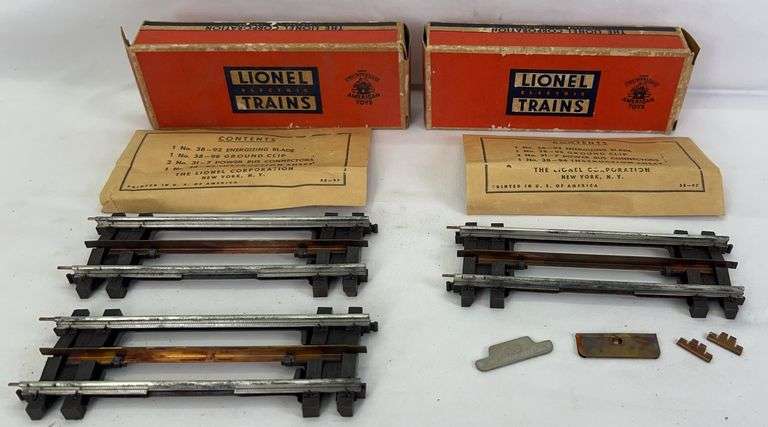 Two postwar Lionel Super O Gauge No. 38-85 accessory adapter track sets in original boxes, complete image