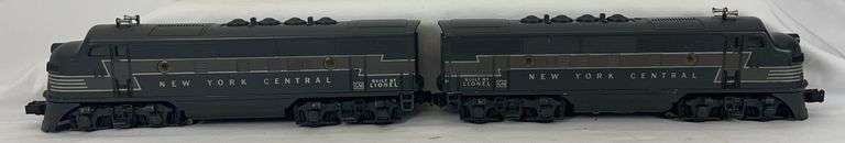Postwar Lionel O Gauge 2354P and 2354T New York Central EMD F-3 diesel A units image