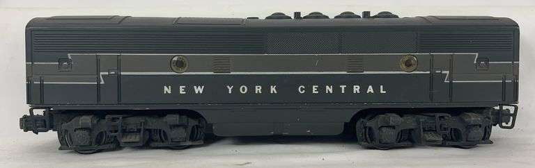 Postwar Lionel O Gauge 2344C New York Central EMD F-3b diesel locomotive unit image