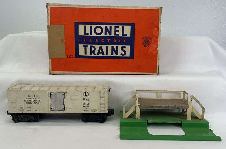 Postwar Lionel O Gauge 3472 Operating Milk Car in original box image