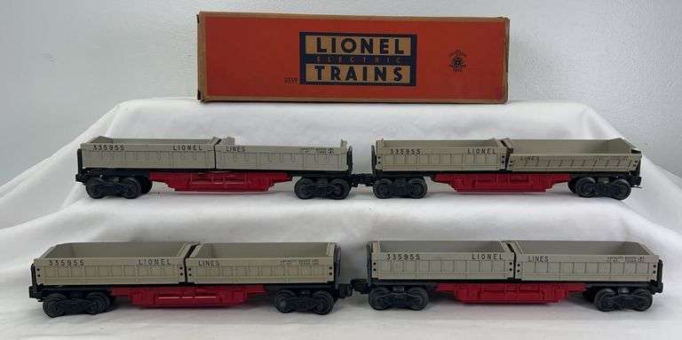 Four postwar Lionel O Gauge 3359 twin-bin dump cars w/1 original box image