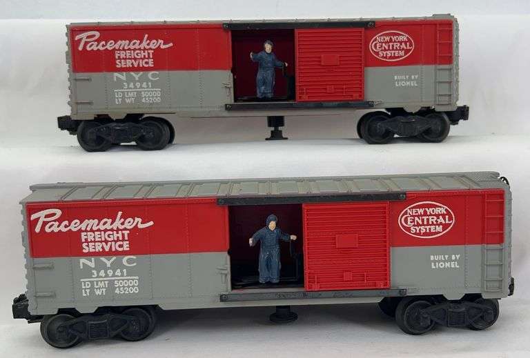 Two postwar Lionel O Gauge red mold 3494-1 NYC New York Central operating box cars image