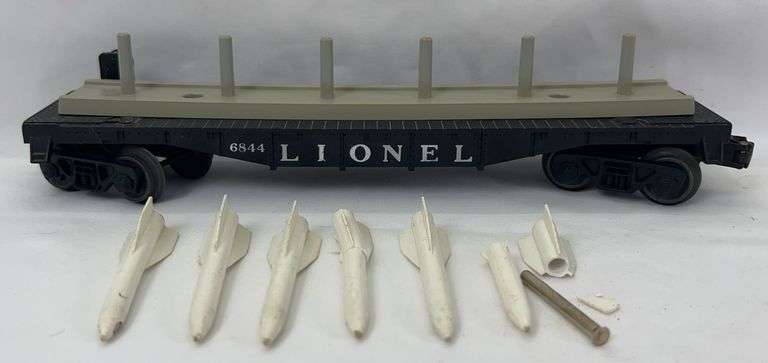 Postwar Lionel 6844 missile carrying car w/missiles NO repairs image