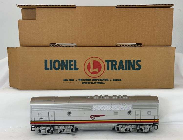 Postwar Lionel O Gauge 18103 Santa Fe EMD F-3b diesel locomotive unit in box image