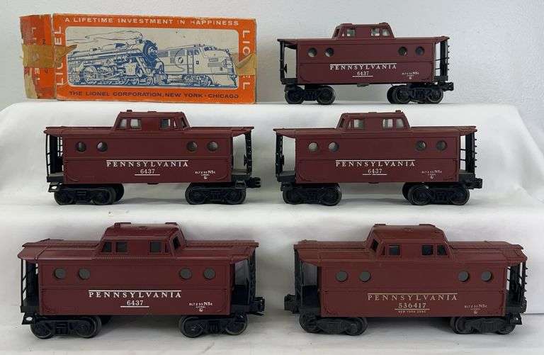 Postwar Lionel O Gauge four 6437 PRR and one 6417 PRR illuminated porthole caboose image