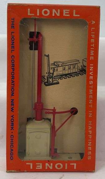 Postwar Lionel O Gauge No. 161 Mail Pickup Set in original box w/peripherals image