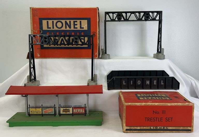 Postwar Lionel O Gauge 111, 156, 214, 450, 450 accessories, some in original box image