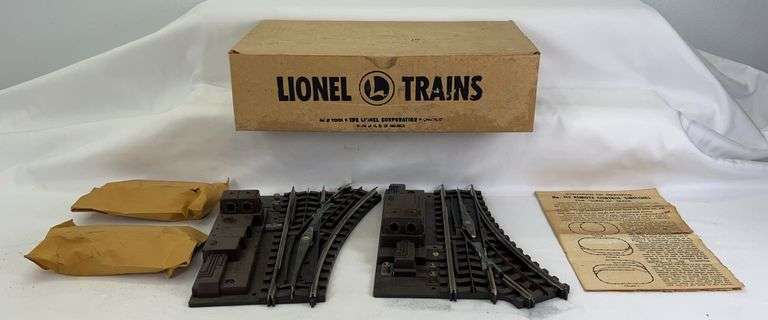Postwar Lionel O Gauge No. 112 one pair Super O remote control switches in original box image