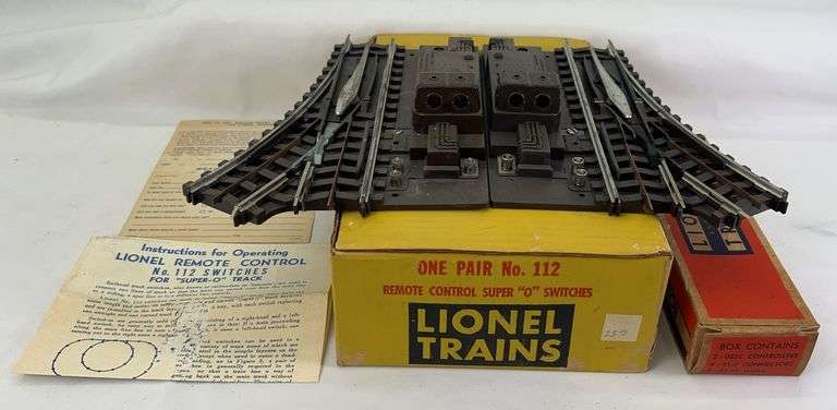Postwar Lionel O Gauge No. 112 one pair Super O remote control switches in original box image