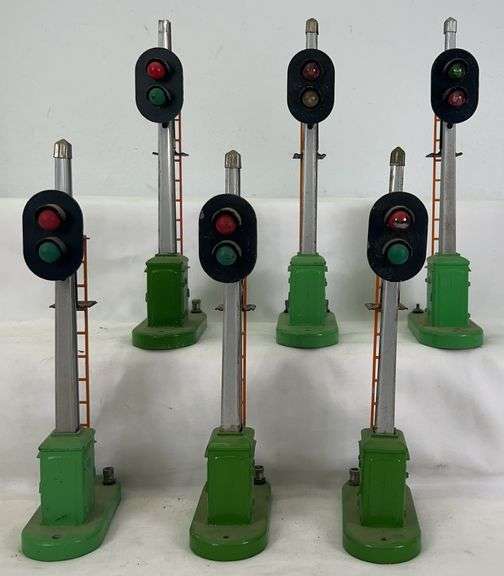 Postwar Lionel O Gauge six 153 automatic block control signals image