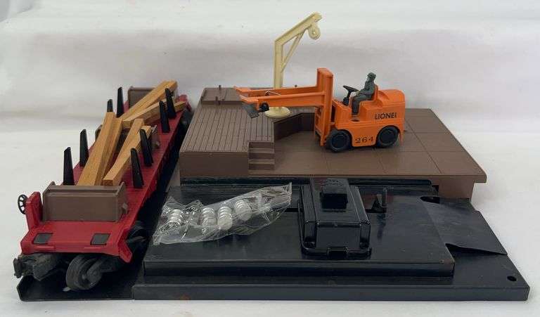 Postwar Lionel O Gauge 264 station platform with 6264 flatcar w/ties image