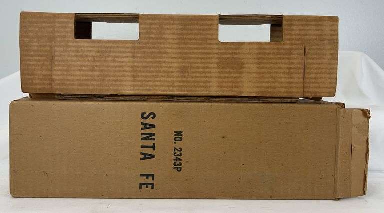 Postwar Lionel O Gauge 2343P-S.F. EMD F-3a diesel locomotive original box with insert image