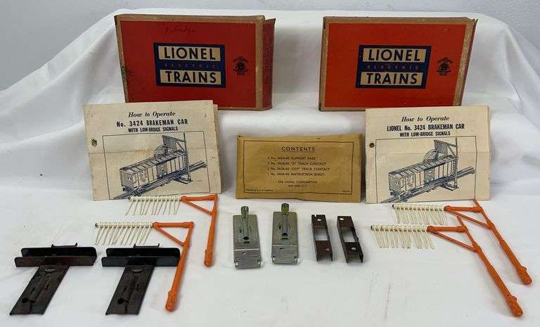 Two postwar Lionel O Gauge 3424-100 Low Bridge Signal Sets in original boxes, complete image